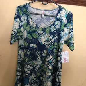 LuLaRoe Perfect Tee Small